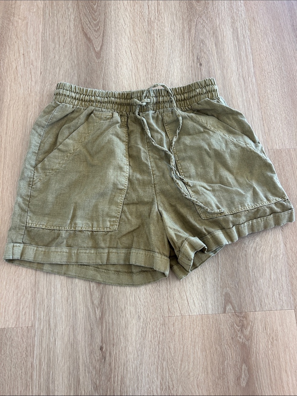 Universal Thread Olive Drawstring Cargo Shorts
